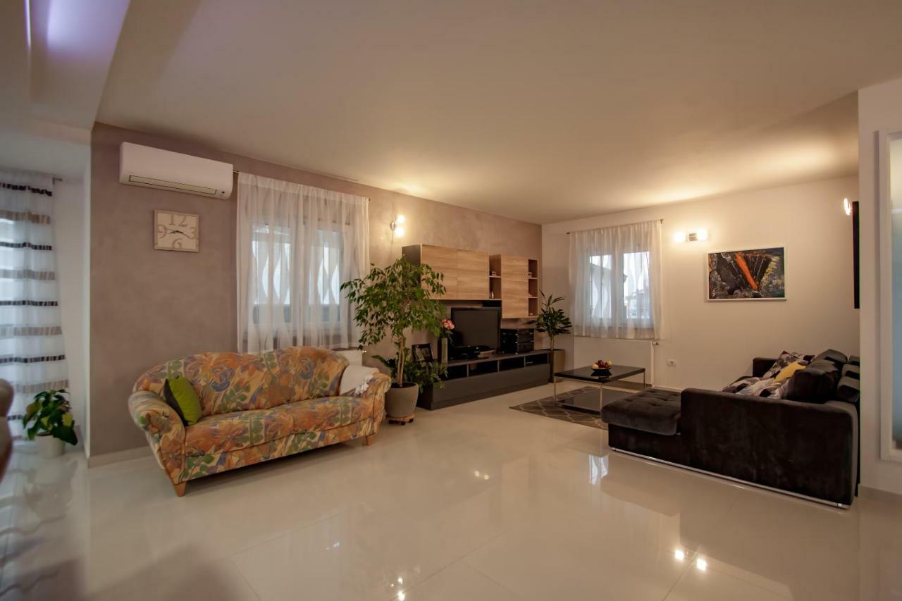 Apartman Nebo Pula Ngoại thất bức ảnh